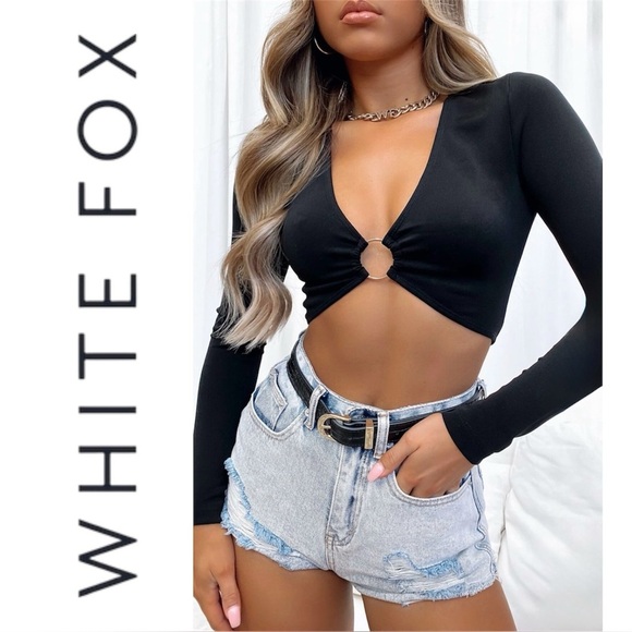 White Fox | Closing In Long Sleeve Crop Top in Black Size Small - Picture 1 of 4